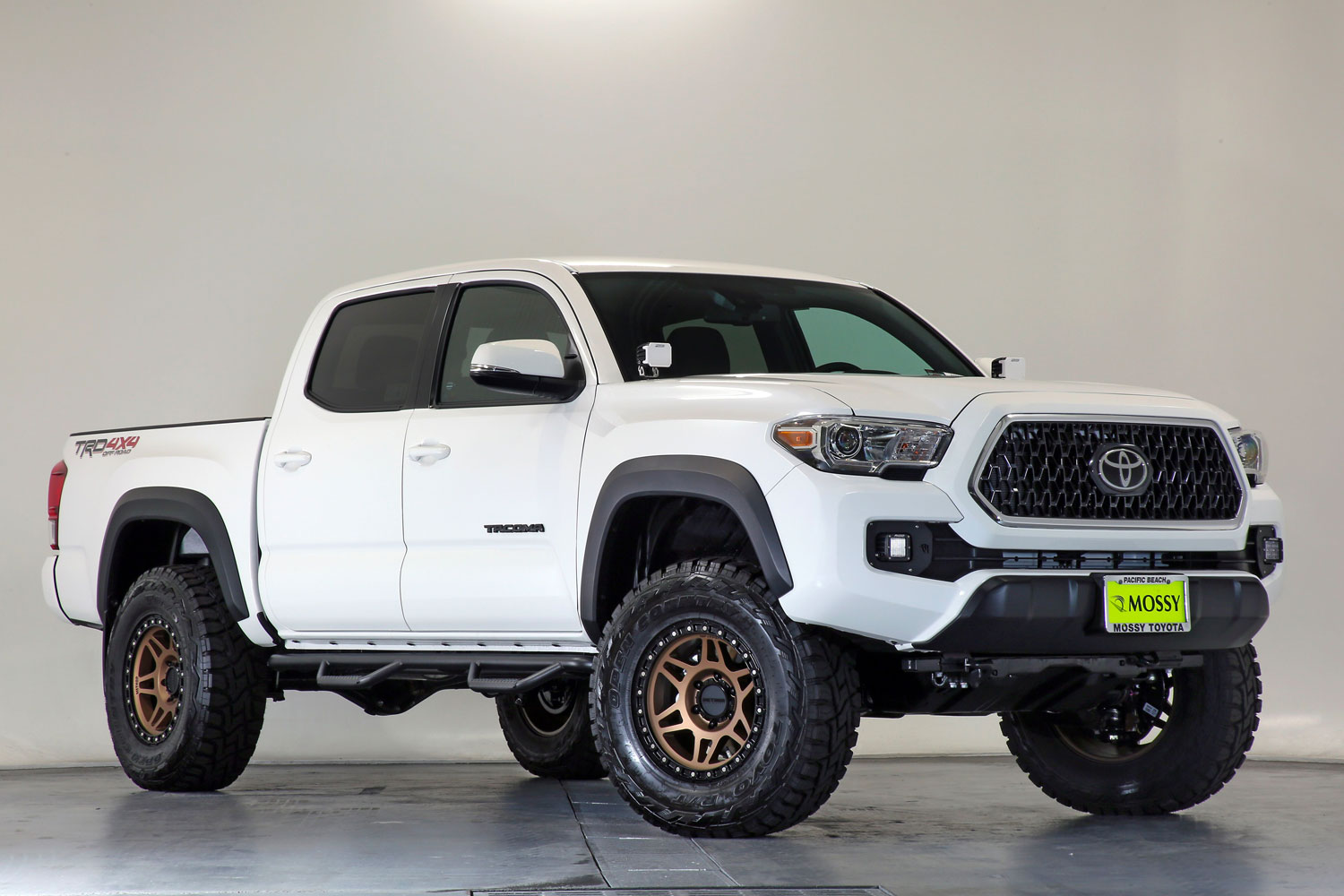 MOSSY - TACOMA STAGE 3 (Wheel & Tire Package with 3 Inch Liftl Kit)